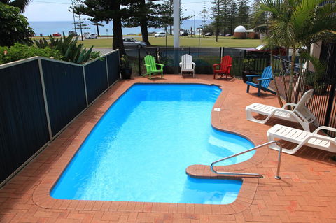 Beach House Holiday Apartments - Accommodation Gladstone 4