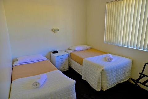 Beach House Holiday Apartments - Accommodation Gladstone 9