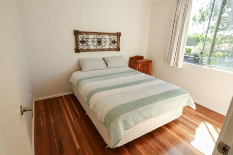 Valla's Beach House - Accommodation Gladstone 19