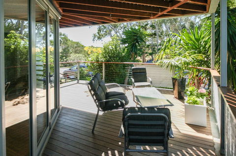 Valla's Beach House - Accommodation Gladstone 14