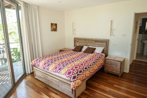 Valla's Beach House - Accommodation Gladstone 17