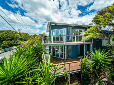 Valla's Beach House - Accommodation Gladstone 6