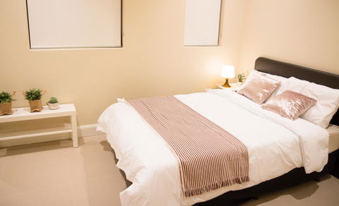 T&M HOUSE - Accommodation Gladstone 12