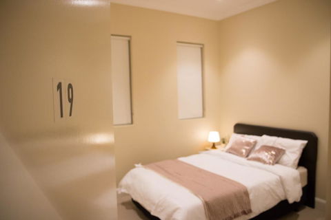 T&M HOUSE - Accommodation Gladstone 11
