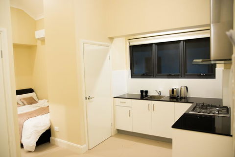 T&M HOUSE - Accommodation Gladstone 17