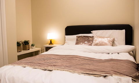 T&M HOUSE - Accommodation Gladstone 0