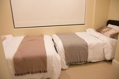 T&M HOUSE - Accommodation Gladstone 30