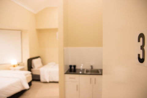 T&M HOUSE - Accommodation Gladstone 16