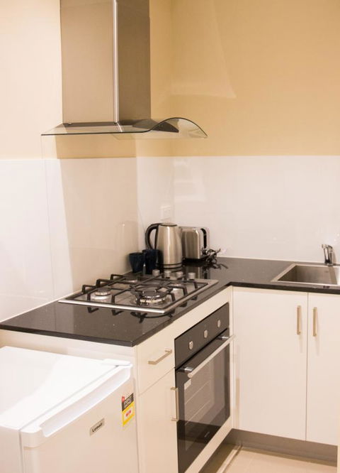 T&M HOUSE - Accommodation Gladstone 13