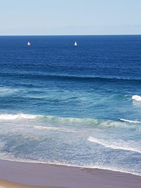 Arena Luxury Beachfront Apartment - Accommodation Gladstone 21