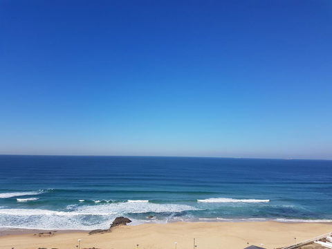 Arena Luxury Beachfront Apartment - Accommodation Gladstone 5