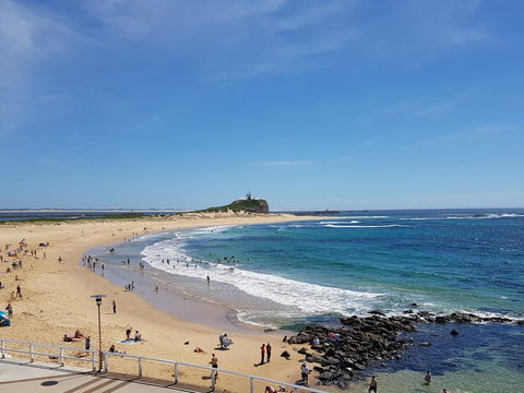 Arena Luxury Beachfront Apartment - Accommodation Gladstone 2