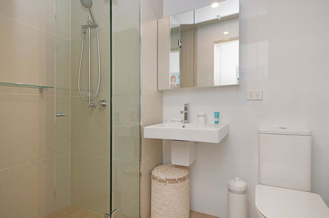 Arena Luxury Beachfront Apartment - Accommodation Gladstone 42