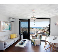 Ocean views and sea breezes over Bondi Beach - Accommodation Gladstone