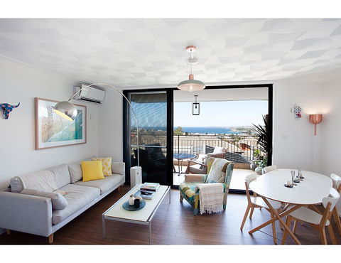 Ocean Views And Sea Breezes Over Bondi Beach - Accommodation Gladstone 0