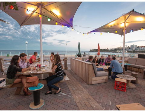 Ocean Views And Sea Breezes Over Bondi Beach - Accommodation Gladstone 20