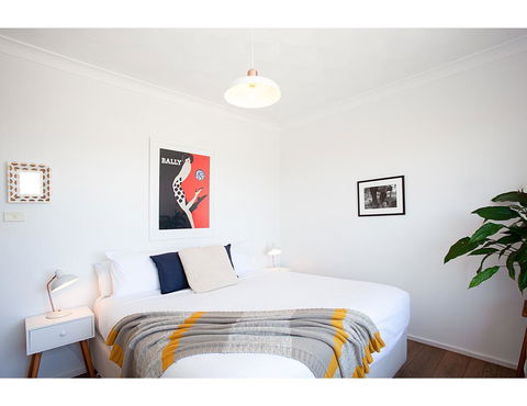 Ocean Views And Sea Breezes Over Bondi Beach - Accommodation Gladstone 13