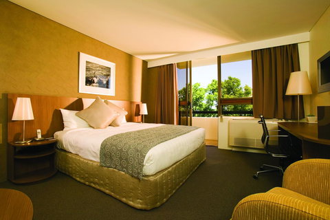 Hotel Urban St Leonards - Accommodation Gladstone 30