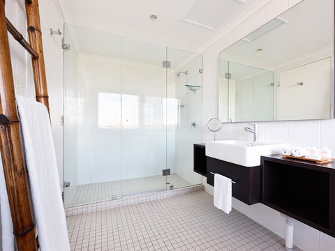 Hotel Urban St Leonards - Accommodation Gladstone 17