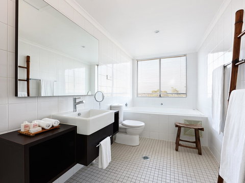 Hotel Urban St Leonards - Accommodation Gladstone 16