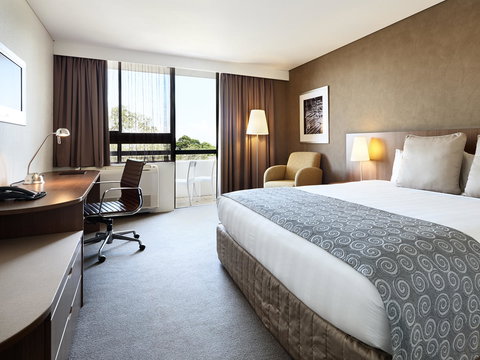 Hotel Urban St Leonards - Accommodation Gladstone 1