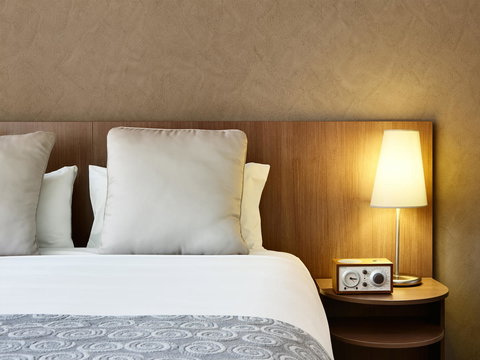 Hotel Urban St Leonards - Accommodation Gladstone 6