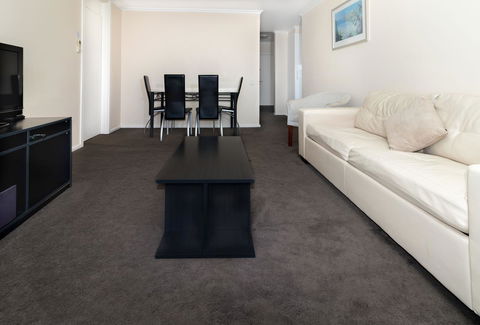 Horizon Holiday Apartments - Accommodation Gladstone 4