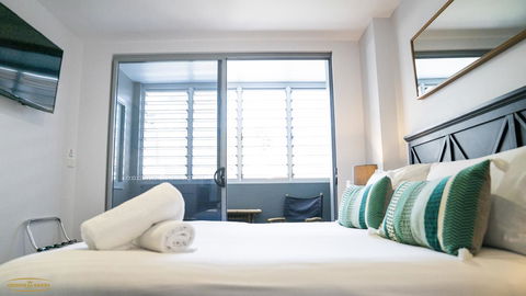 Crown On Darby Newcastle - Accommodation Gladstone 4