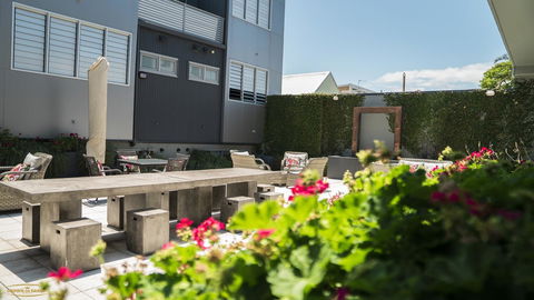 Crown On Darby Newcastle - Accommodation Gladstone 3