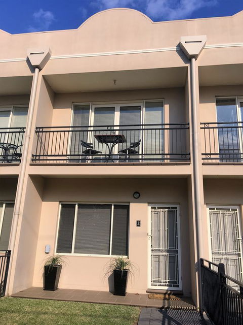 Travers Street Apartment - Accommodation Gladstone 0