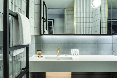 Vibe Hotel Sydney Darling Harbour - Accommodation Gladstone 3