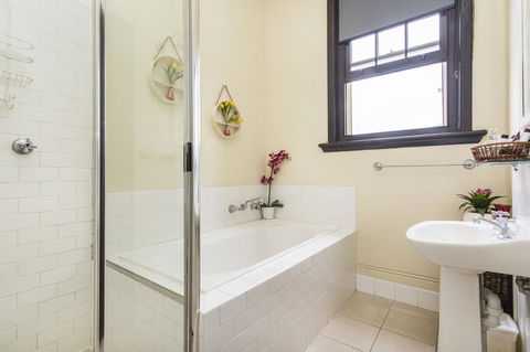 Sydney Harbour Bed And Breakfast - Accommodation Gladstone 16