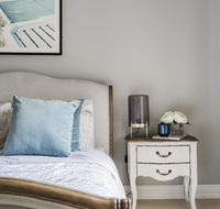 The Spa Cottage with HotTub Netflix  Stan - Accommodation Gladstone