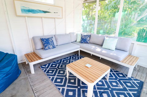 Coastal Horizons Beach House - Accommodation Gladstone 2