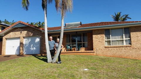 Twin Palms Holiday House At Lighthouse - Accommodation Gladstone 0