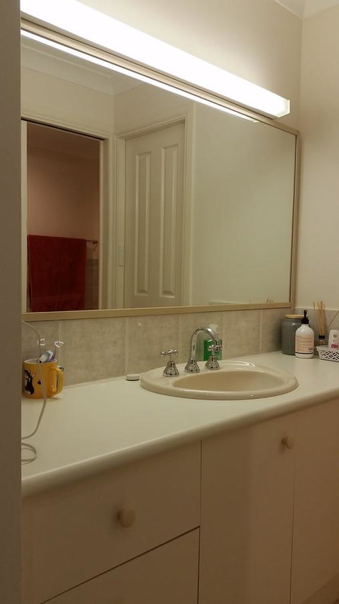 Twin Palms Holiday House At Lighthouse - Accommodation Gladstone 11