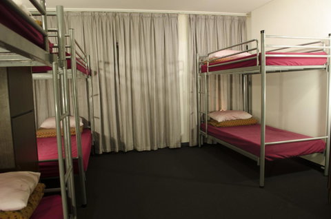 790 On George Backpackers - Accommodation Gladstone 10