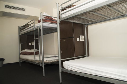 790 On George Backpackers - Accommodation Gladstone 12