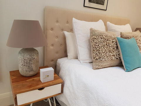 Private Room - Luxury Mosman Home - Accommodation Gladstone 14