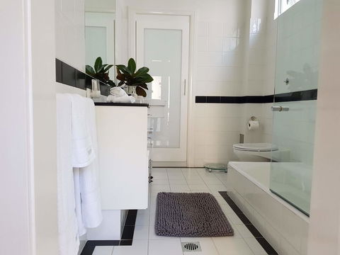 Private Room - Luxury Mosman Home - Accommodation Gladstone 20
