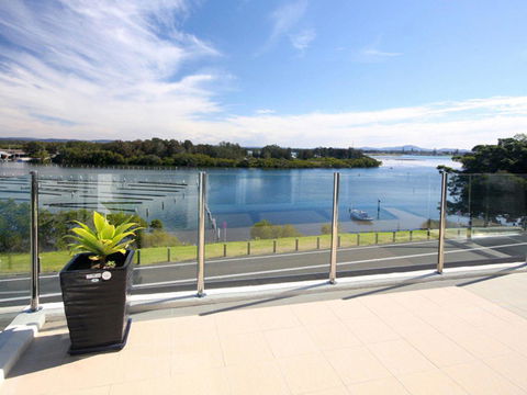 Regatta 13 - Accommodation Gladstone 1