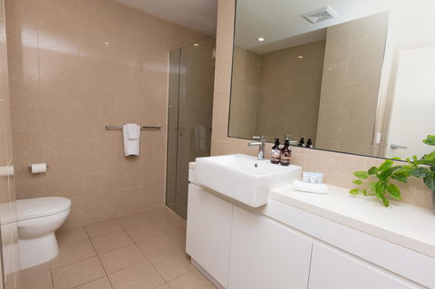 The Penthouse - Accommodation Gladstone 25