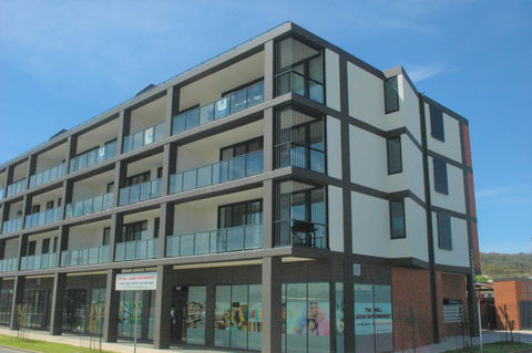 The Penthouse - Accommodation Gladstone 36