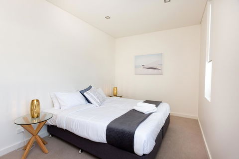 The Penthouse - Accommodation Gladstone 21