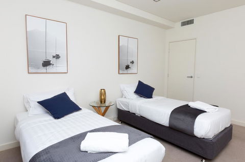 The Penthouse - Accommodation Gladstone 19