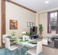 Classic 2 BR Apt in Pyrmont - Accommodation Gladstone