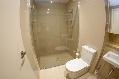 Olympic Park Sunshine 2 Bedrooms Apts With Private Parking - Accommodation Gladstone 18