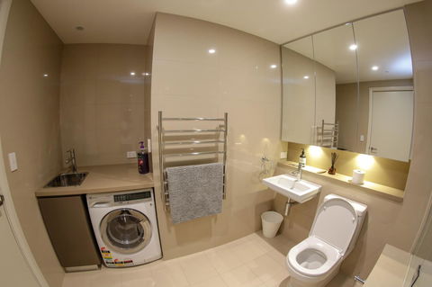 Olympic Park Sunshine 2 Bedrooms Apts With Private Parking - Accommodation Gladstone 16