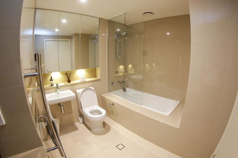 Olympic Park Sunshine 2 Bedrooms Apts With Private Parking - Accommodation Gladstone 15
