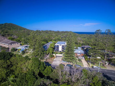 Cape Apartments - Accommodation Gladstone 6